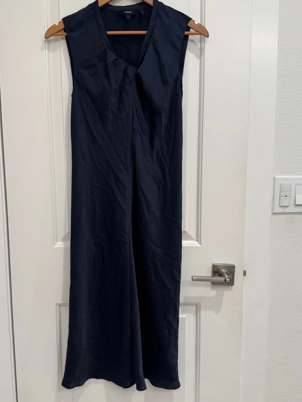 Theory twisted sleeveless dress Midi Skirt in Navy blue sz 4 NWOT